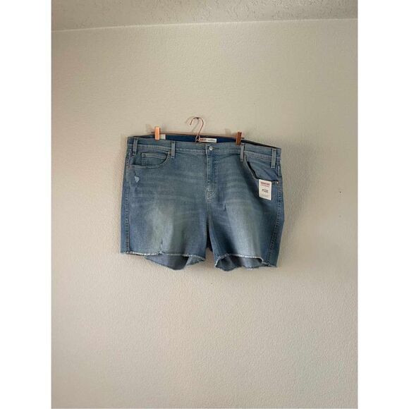 NWT Levi’s high rise‎ denim shorts size 28 - Picture 1 of 6